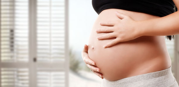 Bild zu Schwangerschaft - Mutter und Kind profitieren von künstlicher Bauchspeicheldrüse
