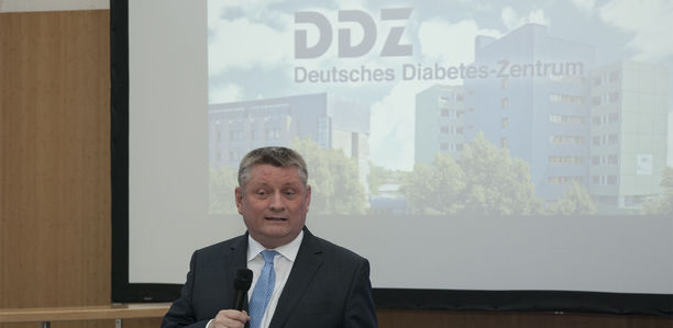 Bild zu Diabetes-Forschung - Gröhe gratuliert DDZ zum 50-jährigen Jubiläum