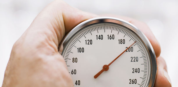 Bild zu Blutdruck und Cholesterin - Dauerhaft moderate Werte verlängern das Leben