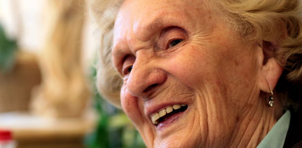 Bild zu Forschung - Altersbedingte Krankheiten aufhalten und das Leben verlängern