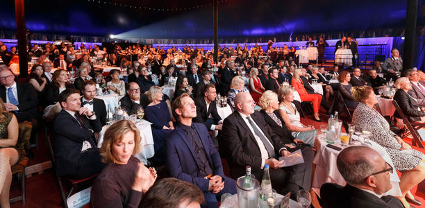 Bild zu Charity-Gala - Diabetes im Fokus von Blitzlicht und Politik 