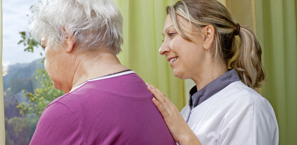 Bild zu Tag der Pflege am 12. Mai - Diabetes-Qualifikation in der Pflege dringend nötig