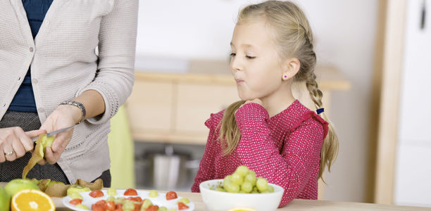Bild zu Tag der gesunden Ernährung  - So profitieren Ärmere von einer Zucker-Fett-Steuer 
