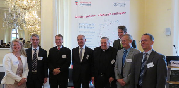 Bild zu Aufklärungsinitiative - Diabetes und Schlaganfall: „Ängsten nicht nachgeben!“