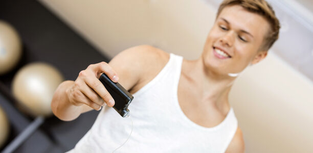 Bild zu Kinder und Jugendliche - Weniger Ketoazidosen und schwere Unterzuckerungen mit Insulinpumpe