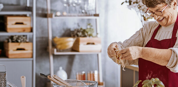 Bild zu Schwerpunkt: Diabetes im Alter - Die Lebenssituation verbessern