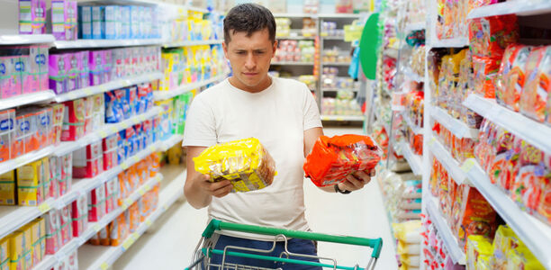 Bild zu Studie in Frankreich - Nutri-Score senkt Kalorienaufnahme – und Zahl der Herzinfarkte