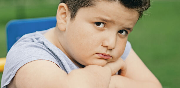 Bild zu Weltkindertag - Immer mehr übergewichtige Kinder haben auch geschädigte Leber