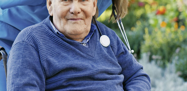 Bild zu Schwerpunkt „Geriatrie“ - Geriatrie, Palliativmedizin: fließender Übergang