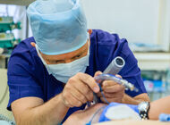 Bild zu Klinisch-ethische Empfehlungen vorgelegt - COVID-19-Pandemie: „Wir entscheiden nicht nach Alter!“