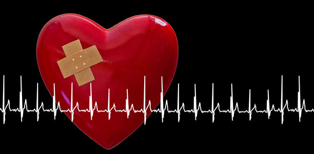 Bild zu Bei Herzklappen umdenken - TAVI zeigt klaren Nutzen für Patienten