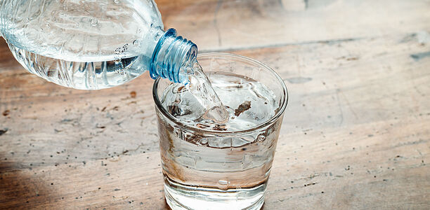 Bild zu Studie - Probandinnen und Probanden für Mineralwasser-Studie gesucht