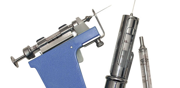 Bild zu Serie „100 Jahre Insulin“ - Von der Glasspritze über die Insulinpumpe bis zur automatischen Insulinabgabe – 
die Entwicklung der Diabetestechnologie