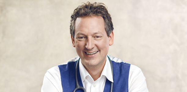 Bild zu „Sprache in der Medizin“  - Dr. med. Eckart von Hirschhausen wird zum Honorarprofessor ernannt