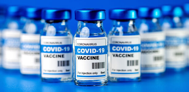 Bild zu Studie - COVID-19-Impfstoffe triggern keine Autoantikörper