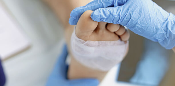 Bild zu Therapie - Kaltplasmatherapie mit dem mobilen Gerät
