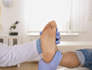 Bild zu Diabetisches Fußsyndrom - Standards für den Fußbehandlungsraum