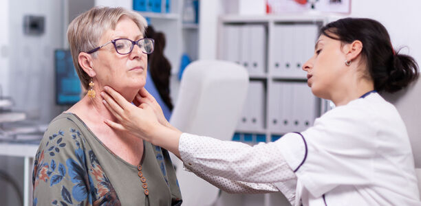 Bild zu Schwerpunkt Geriatrie / Schilddrüse - Schilddrüsenerkrankung: die klinischen Bilder