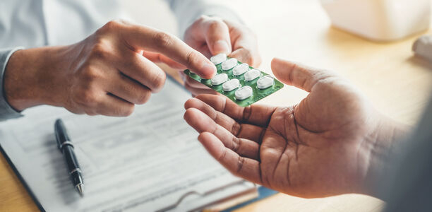 Bild zu Schwerpunkt „Polypharmazie“ - Wenn weniger mehr ist