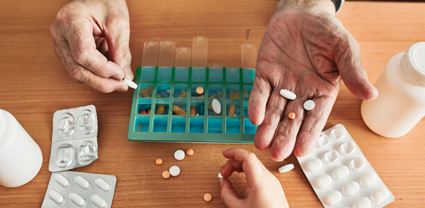 Bild zu Schwerpunkt „Geriatrie“ - Polypharmazie bei Patienten mit Diabetes