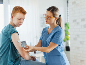 Bild zu Diabetes-Technologie - Fachverbände warnen: große Chancen, aber wenig Unterstützung