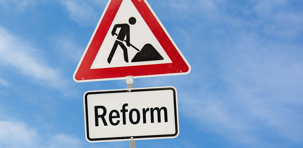 Bild zu Schwerpunkt "Reformen im Gesundheitssystem" - Stillstand oder Aufbruch in der Diabetologie?