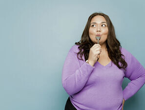 Bild zu Schwerpunkt "Ernährung" - Essen im Wandel: Wechseljahre und Diabetes